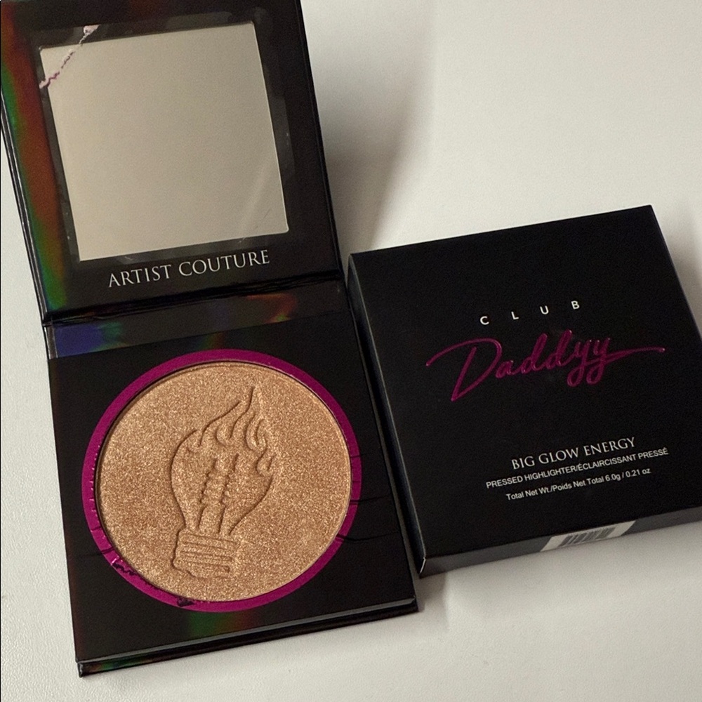 Artist Couture Club Daddy Highlighter - Gold